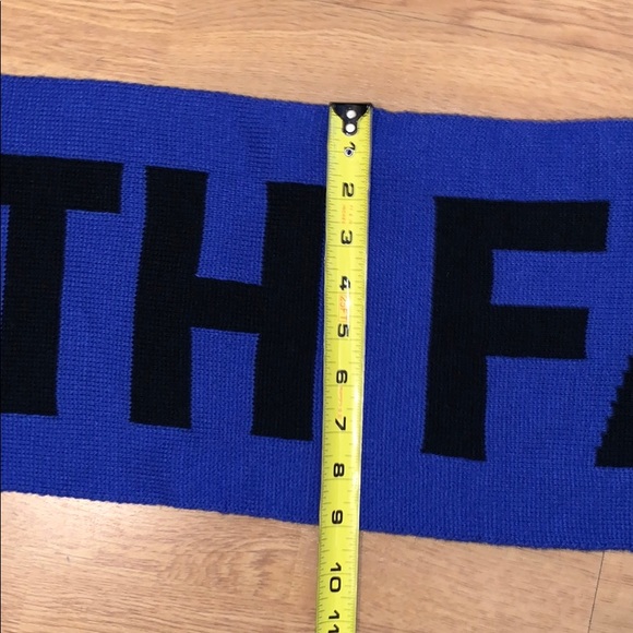NWT The North Face Logo Scarf - Black/ Blue - Picture 3 of 13